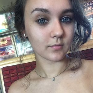 Meet your Posher, Bella